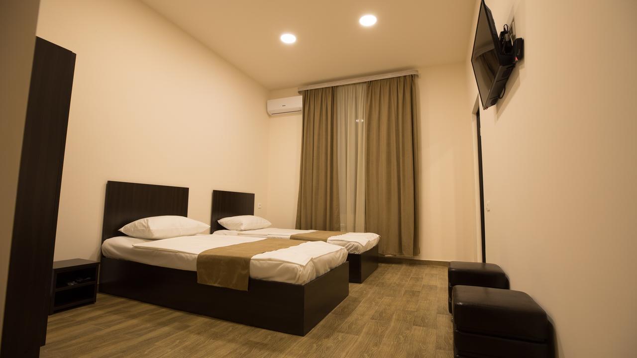 5 Rooms Mini-Hotel & Tours Erivan Exterior foto